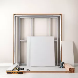 montaż płyt gipsowokartonowych na stelażu cena